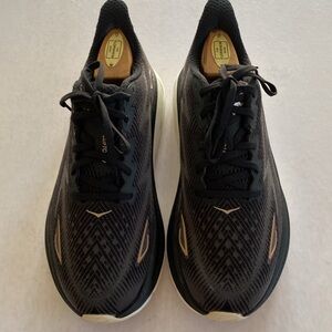 HOKA Women’s Clifton 9 Black Running Shoes Size 9.5 D